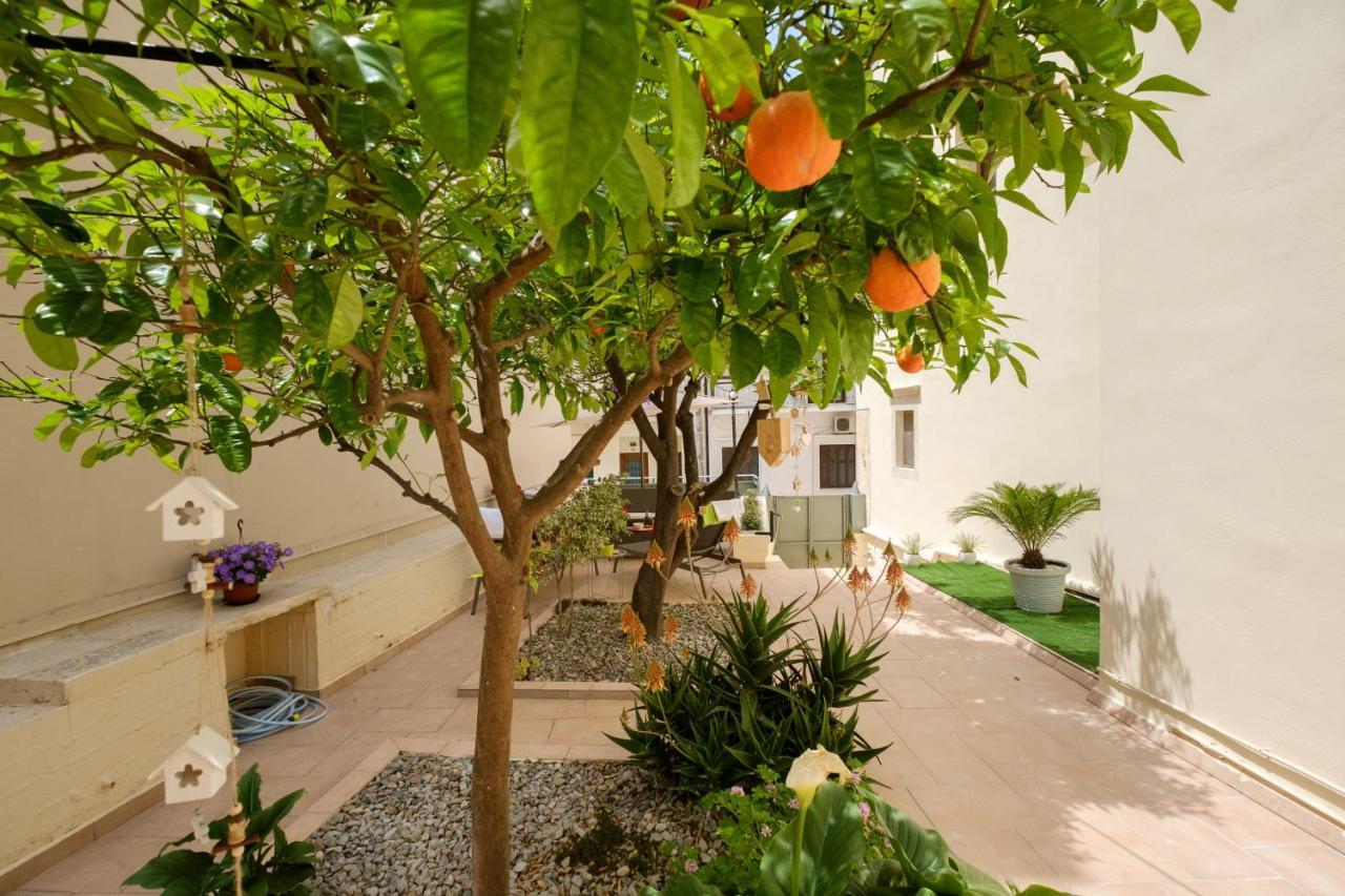 Home With Courtyard In Beating Heart Of Old Town! Chania  Luaran gambar