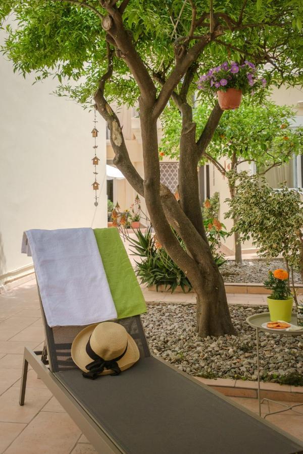 Home With Courtyard In Beating Heart Of Old Town! Chania  Luaran gambar