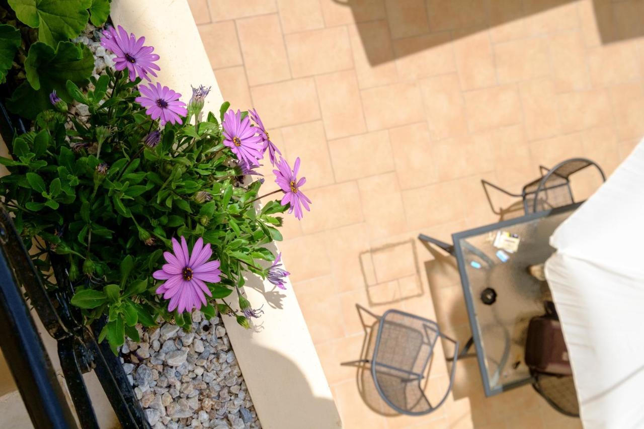 Home With Courtyard In Beating Heart Of Old Town! Chania  Luaran gambar