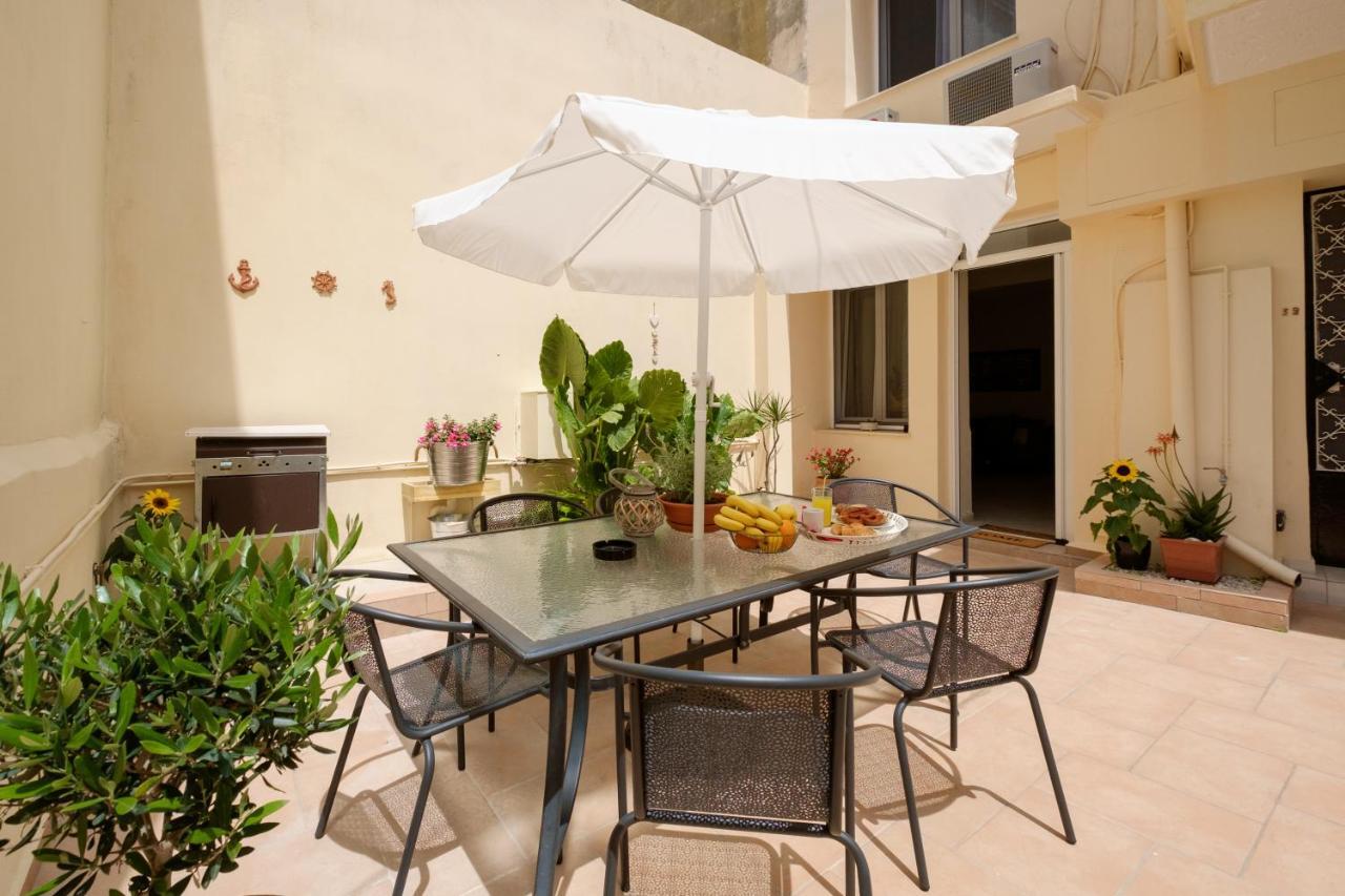 Home With Courtyard In Beating Heart Of Old Town! Chania  Luaran gambar